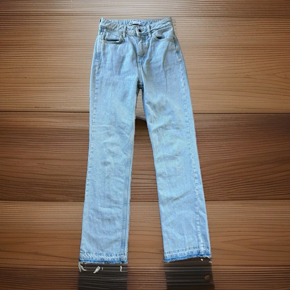 🔥Zara High Waisted Straight Jeans Light Wash Blue Raw Hem Size 2 (27x33)